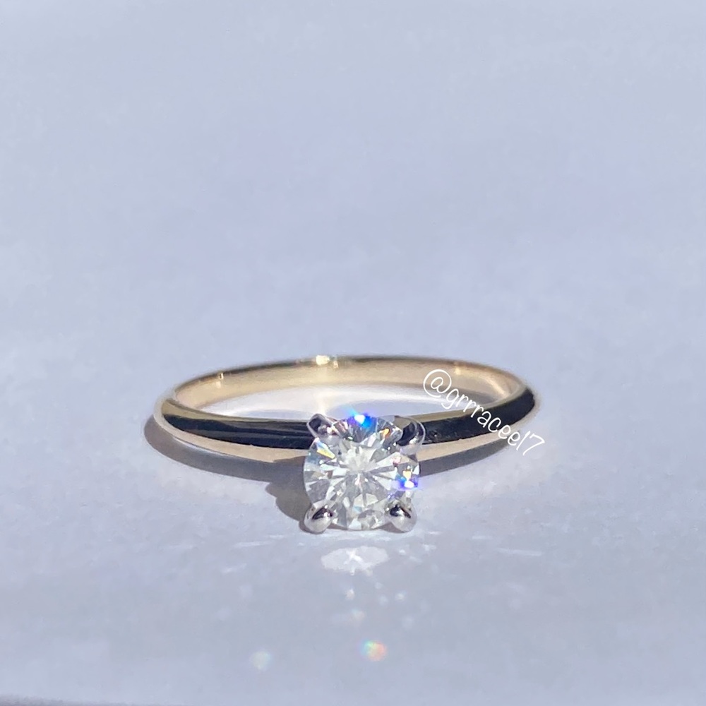 Gorgeous😍 14KT Solitaire Diamond engagement ring💍💎✨